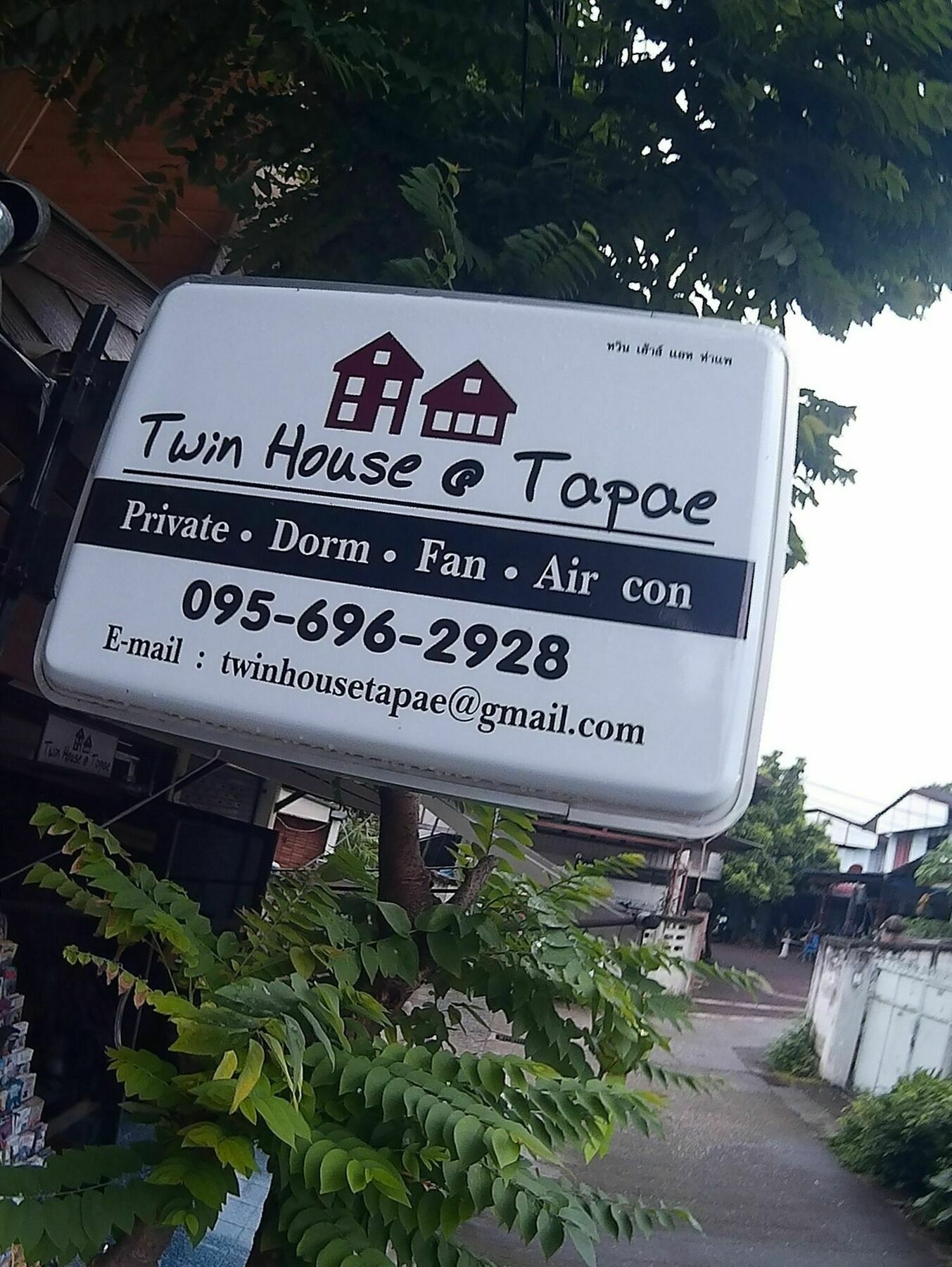 Hostel Twin House @ Tapae Chiang Mai Zewnętrze zdjęcie